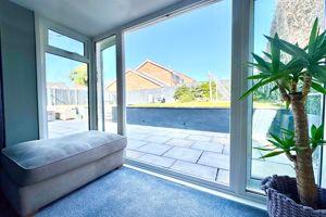 Lounge Bay- click for photo gallery